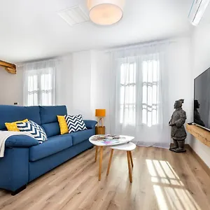  Apartment Living Albayzin. Parking & Wifi
